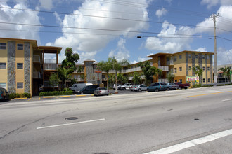 5150 W 12th Ave in Hialeah, FL - Foto de edificio - Building Photo