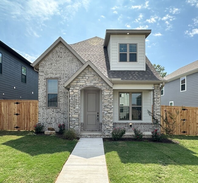 property at 4305 W Bronco Dr