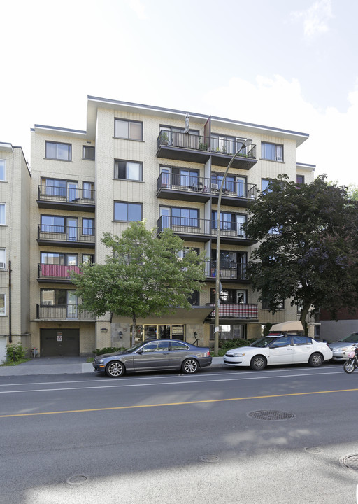 Le 3375 Édouard-Montpetit in Montréal, QC - Building Photo