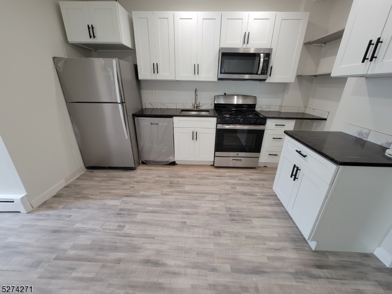 14 Wilson St in Clifton, NJ - Building Photo