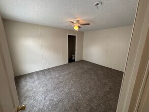 248 Bay Port Cir in Springport, MI - Building Photo - Building Photo