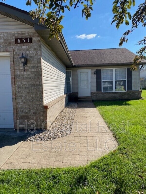 631 Donna Dr in O'Fallon, IL - Building Photo - Building Photo