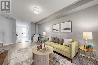 287 Penndutch Cir in Whitchurch-Stouffville, ON - Building Photo - Building Photo