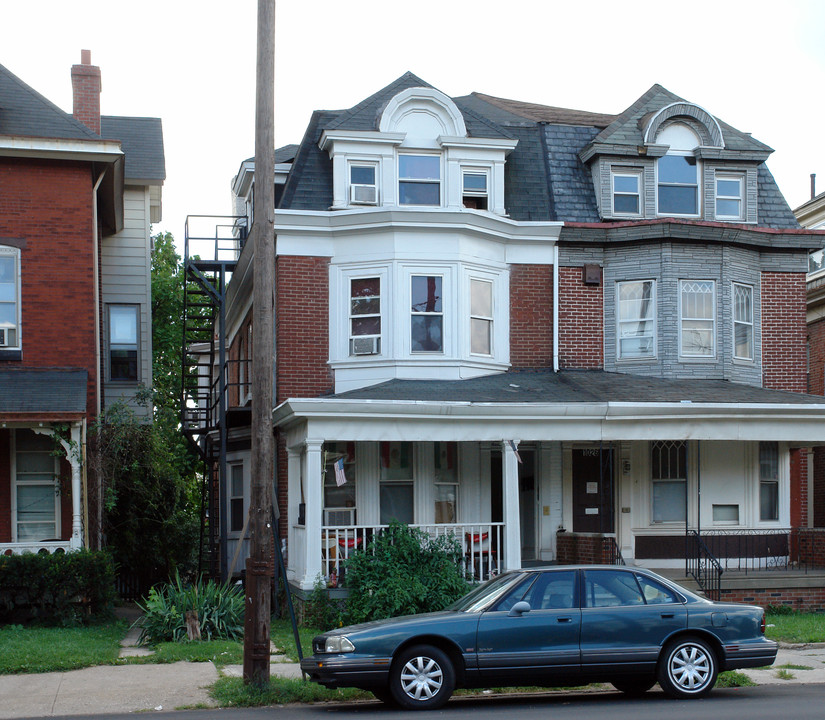 1024 W Main St in Norristown, PA - Foto de edificio