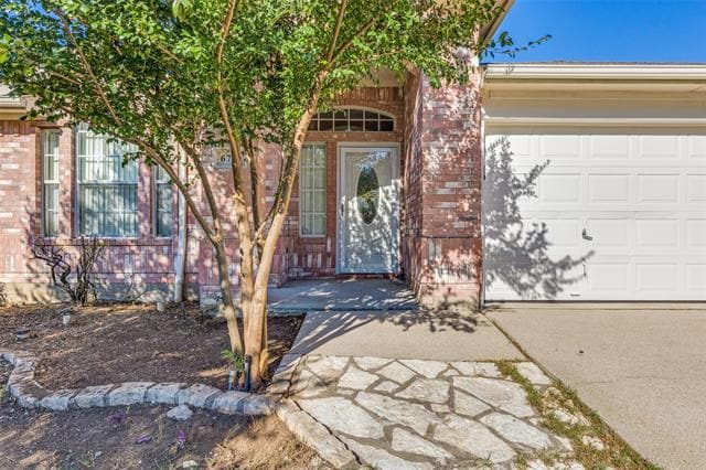 property at 6717 Braeview Dr