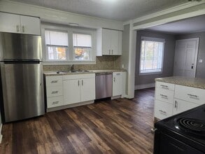 200 Gold Ave NW in Grand Rapids, MI - Building Photo - Building Photo