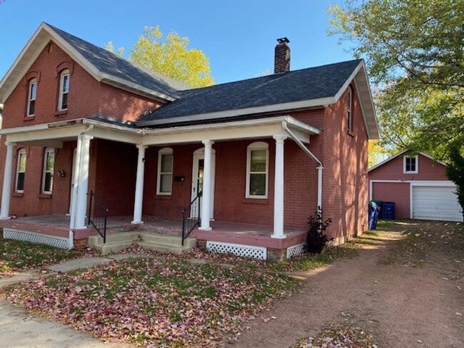property at 315 N 2nd Ave