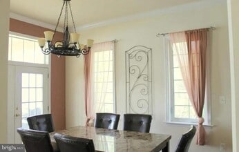 1355 N Independence Dr in Montross, VA - Building Photo - Building Photo