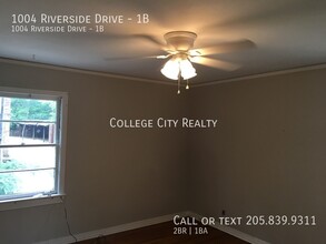 1004 Riverside Dr in Tuscaloosa, AL - Building Photo - Building Photo