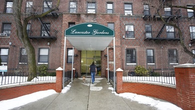 230 Ocean Parkway in Brooklyn, NY - Building Photo - Building Photo