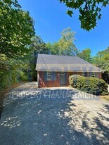 2933 Adkisson Dr in Cleveland, TN - Building Photo