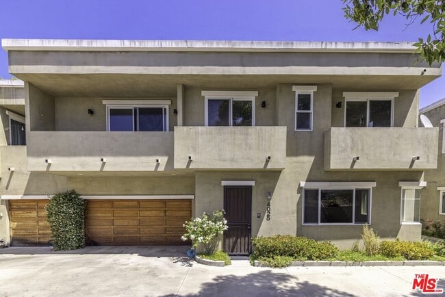 property at 4025 Wade St