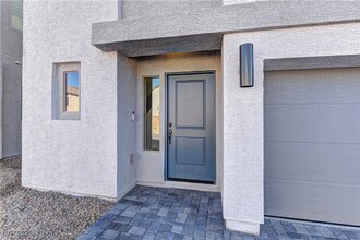 5567 Devonville Ave in Las Vegas, NV - Building Photo - Building Photo