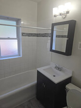 3825 N Greenview Ave, Unit 3E in Chicago, IL - Building Photo - Building Photo