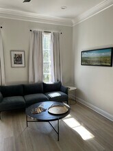 702 Tattnall St-Unit -A in Savannah, GA - Foto de edificio - Building Photo