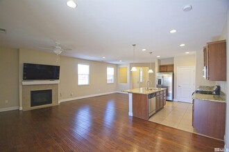 6851 Apus Dr in Sparks, NV - Foto de edificio - Building Photo