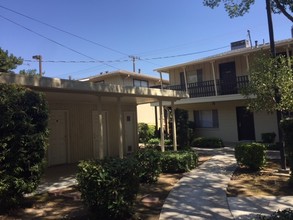 11 Units: 424-432 Sycamore Ave in Modesto, CA - Building Photo - Building Photo