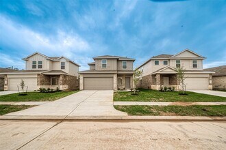 5630 Avalon Woods Dr in Spring, TX - Building Photo - Building Photo