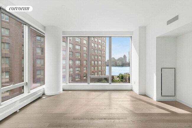 252 South St in New York, NY - Foto de edificio - Building Photo