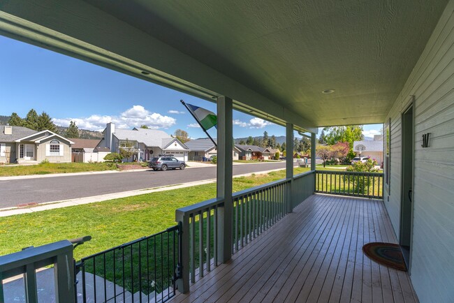 317 Meadow Dr in Leavenworth, WA - Building Photo - Building Photo