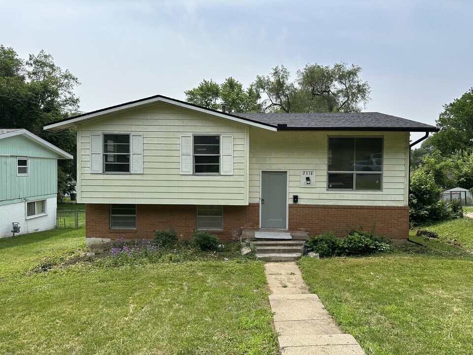 2318 W Butler St in Peoria, IL - Building Photo