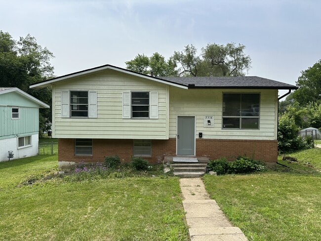 property at 2318 W Butler St