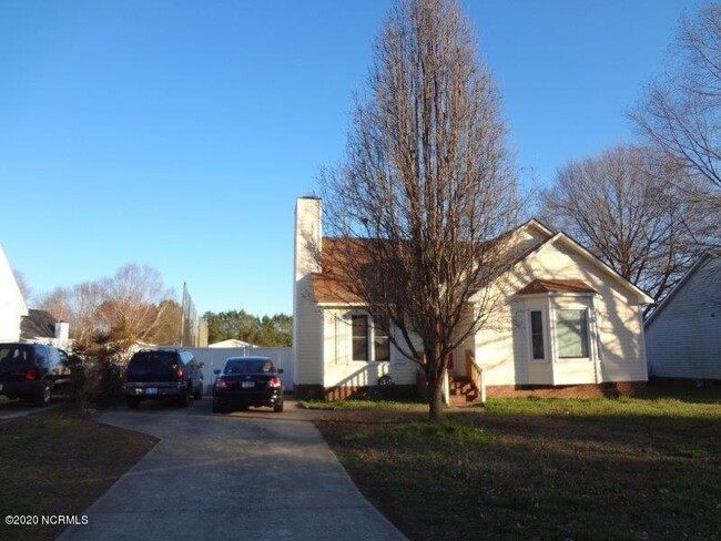 1505 Cedar Ln in Greenville, NC - Building Photo - Building Photo