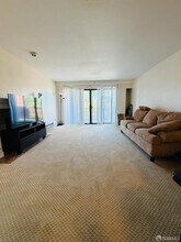 930 Mission Rd in South San Francisco, CA - Building Photo - Building Photo