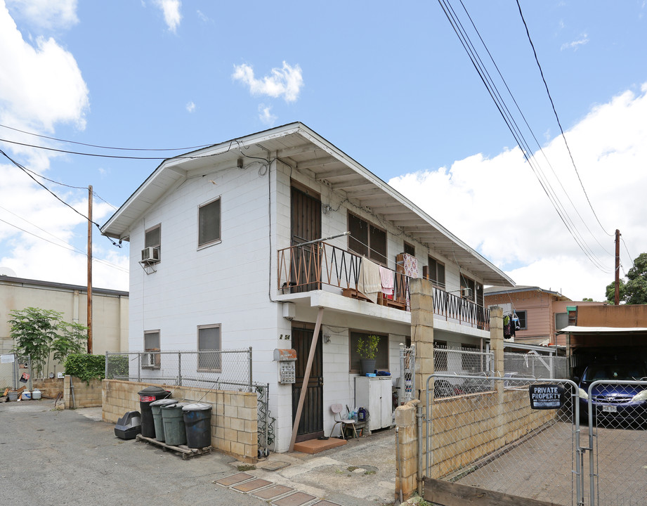 2154 Eluwene St in Honolulu, HI - Building Photo