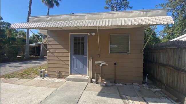 1107 Colleton Dr in Sarasota, FL - Building Photo - Building Photo