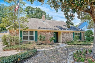 5507 Enchanted Timbers Dr in Humble, TX - Building Photo