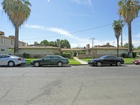 4420 E Sierra Madre Ave in Fresno, CA - Building Photo - Building Photo