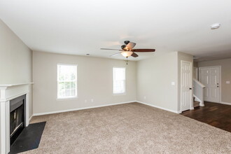 11909 Aubreywood Dr in Charlotte, NC - Building Photo - Building Photo