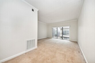 2400 N Braeswood Blvd in Houston, TX - Building Photo - Building Photo