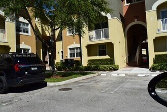 8800 NW 107th Ct in Doral, FL - Building Photo - Building Photo