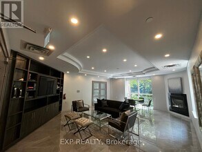 200-1200 Burnhamthorpe Rd E in Mississauga, ON - Building Photo - Building Photo