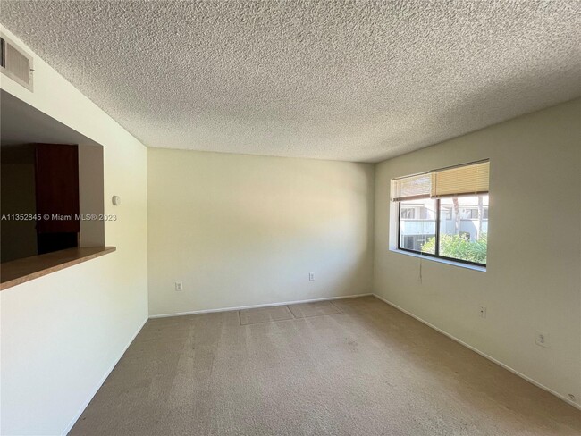 8423 Coral Lake Way, Unit 8423 in Coral Springs, FL - Building Photo - Building Photo