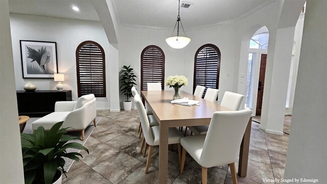 property at 305 Reinicke St