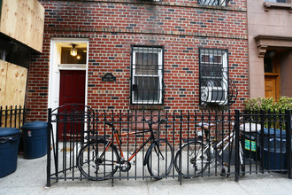 496 Henry St in Brooklyn, NY - Foto de edificio - Building Photo