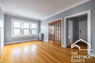 1319 W Estes Ave, Unit 35 in Chicago, IL - Foto de edificio - Building Photo