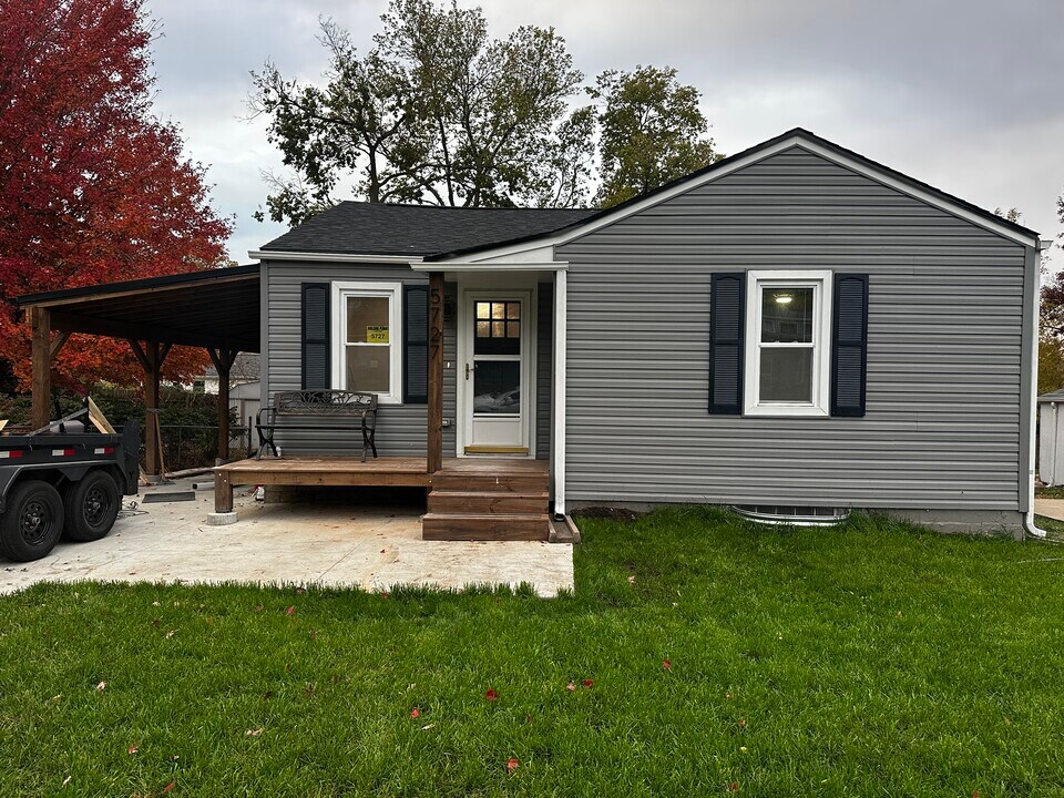 5727 Saylor St in Lincoln, NE - Building Photo