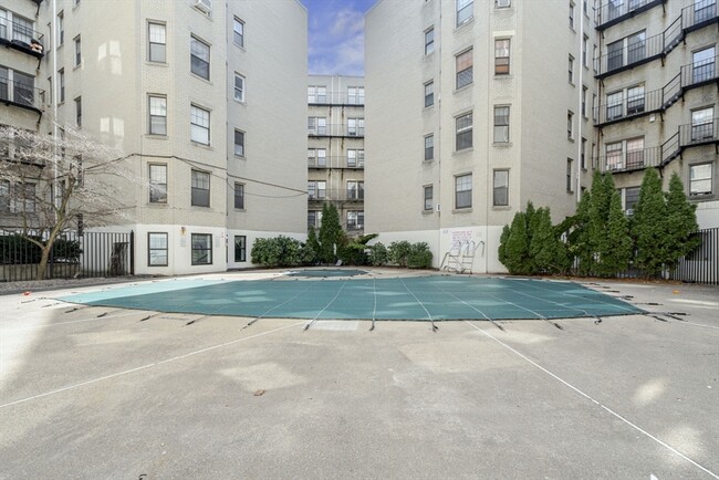 7 Sutherland Rd, Unit #1 in Boston, MA - Building Photo - Building Photo