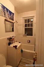 2003 Commonwealth Ave, Unit 10 in Boston, MA - Foto de edificio - Building Photo