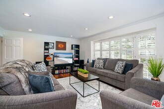 13843 Milbank St in Los Angeles, CA - Building Photo - Building Photo