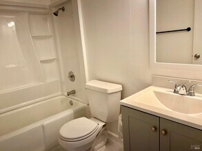 9 Forest Ln in San Rafael, CA - Building Photo - Building Photo