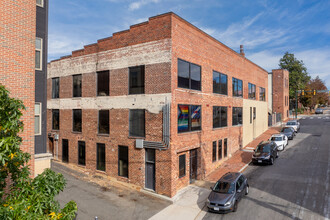 1 West Cary Apartments in Richmond, VA - Building Photo - Building Photo