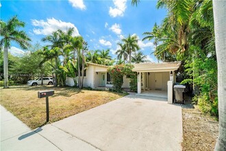 2365 SW 34th Way in Fort Lauderdale, FL - Building Photo - Building Photo