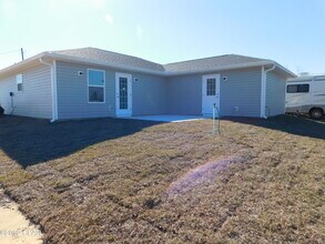 2515 N Cedar Ln in Panama City, FL - Foto de edificio - Building Photo