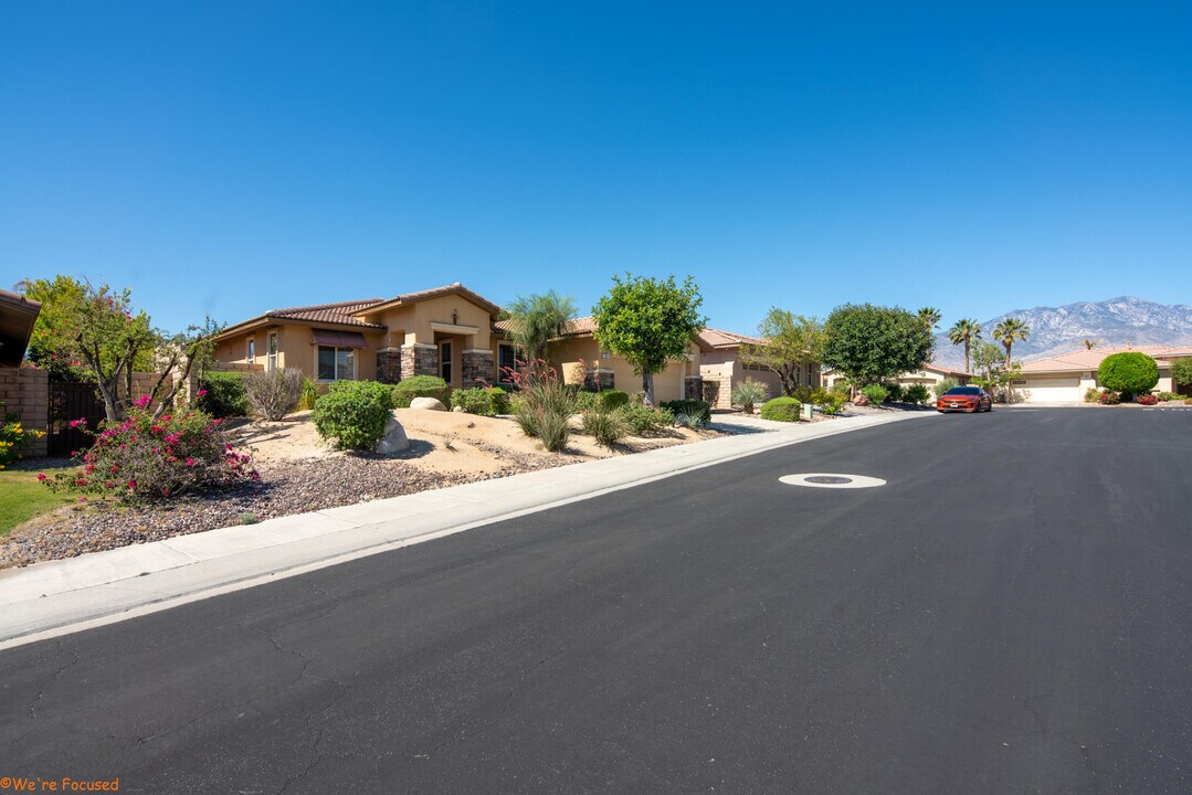 164 Via Milano in Rancho Mirage, CA - Building Photo