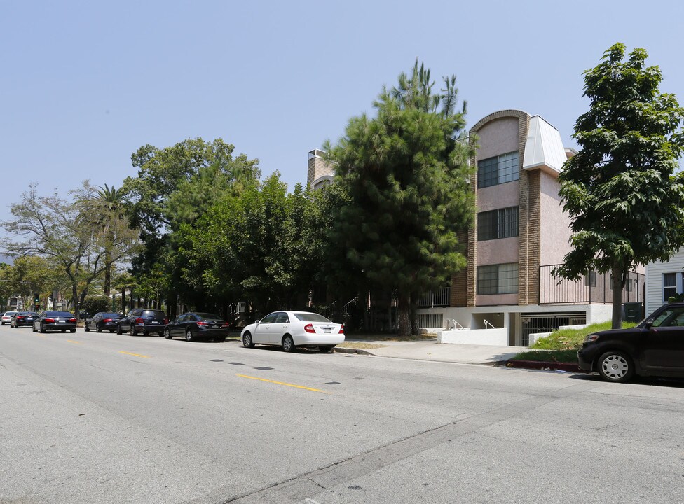 334 N Maryland Ave in Glendale, CA - Building Photo